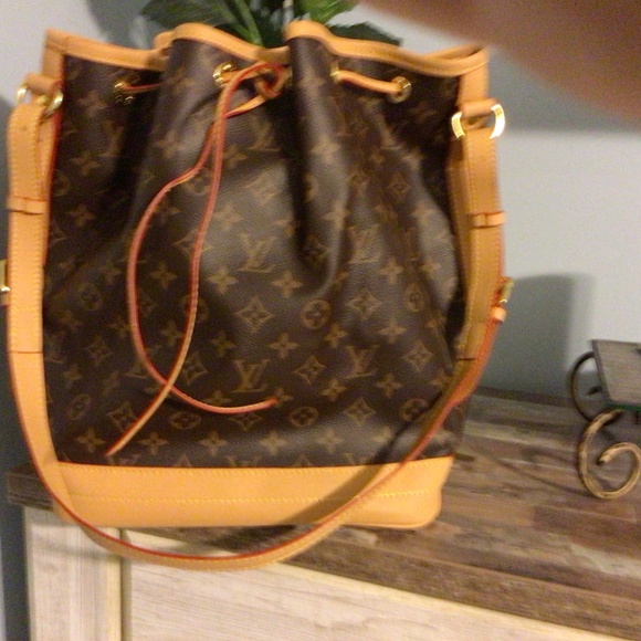 Louis Vuitton Noe - Picture 1 of 3